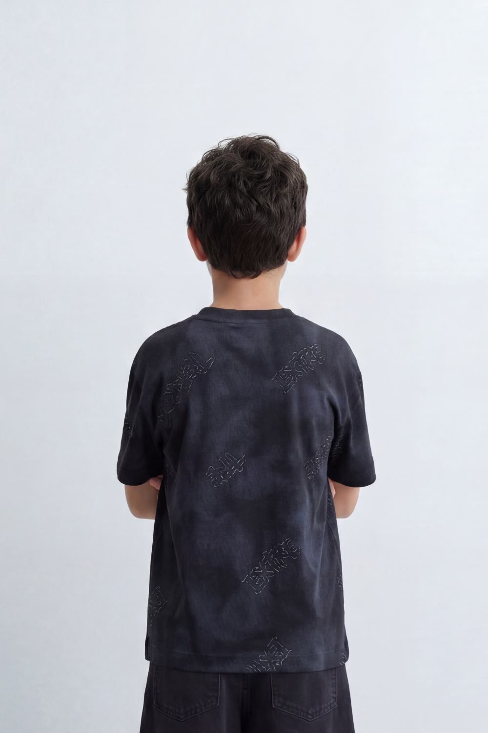 Boy's Tomato Store Dust Crest T-Shirt Cloud Wash Texture Blended With Tonal Raised Emblem Artwork Oversized