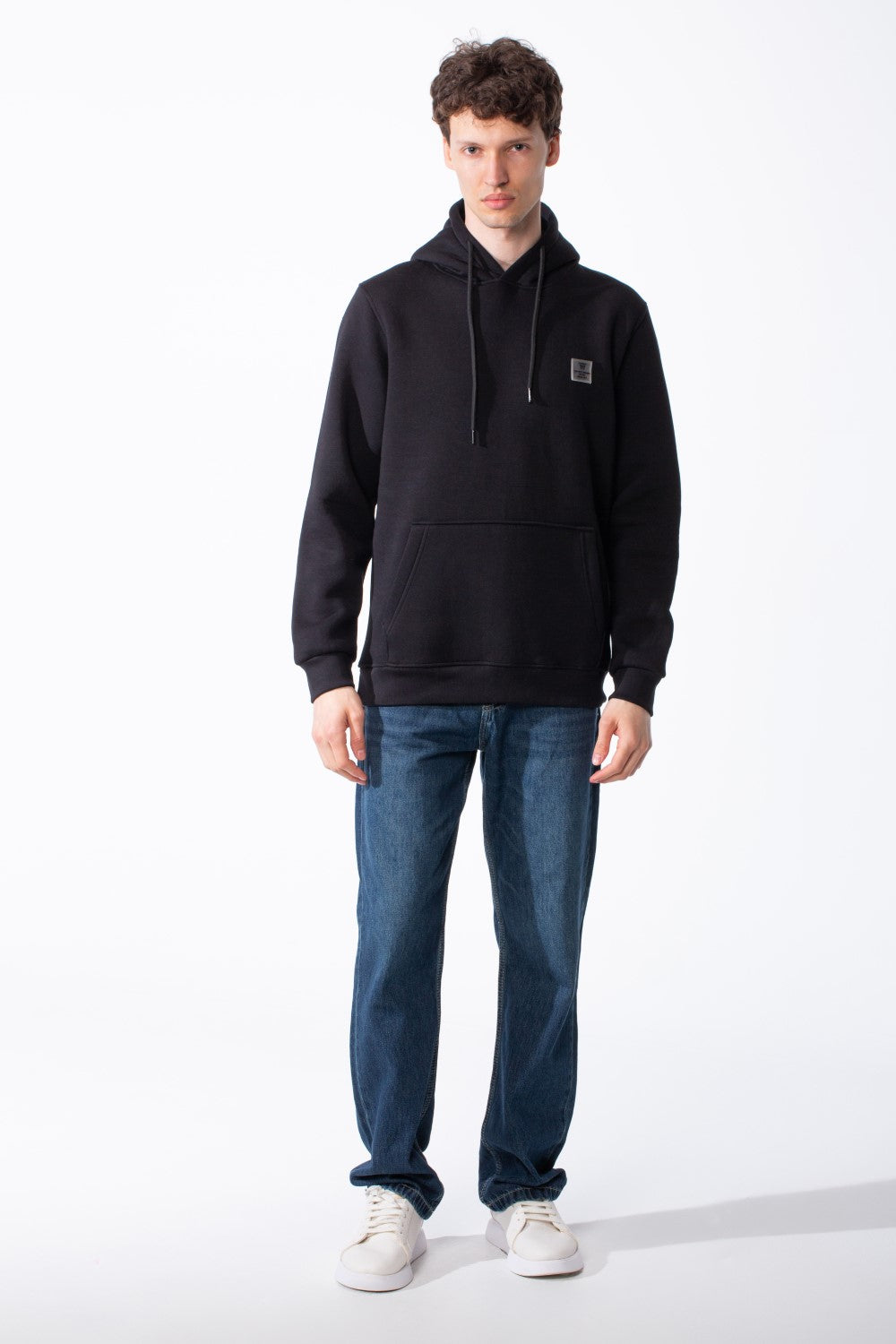 Men's Cross Over Hood Branded Silicone Patch Kangaroo Pocket Set-In Sleeves Slim Fit Melton Sweatshirt