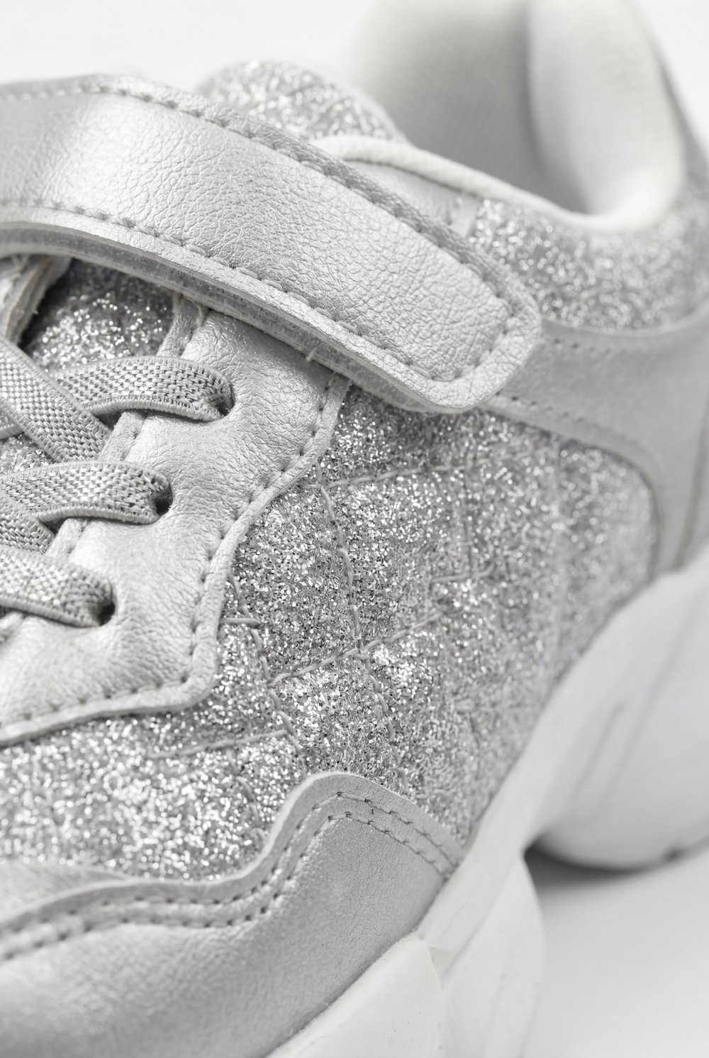 Girl's Textured Chunky Sneaker Side Panels Wide Hook And Loop Strap Chunky Durability Smooth Stride Shoes