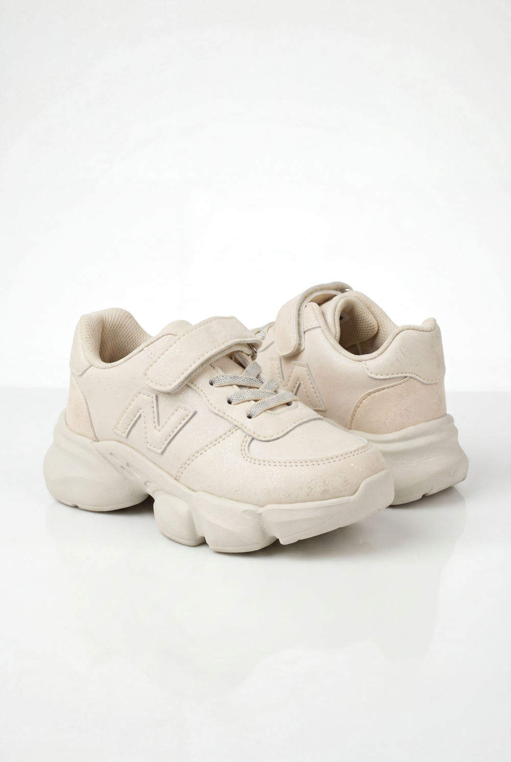 Girl's Bold Chunky Trainer Sculpted Midsole Provides Structured Feel Excellent Stability All-Day Elastic Laces Shoes