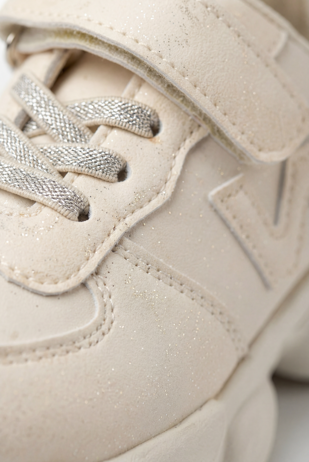 Girl's Bold Chunky Trainer Sculpted Midsole Provides Structured Feel Excellent Stability All-Day Elastic Laces Shoes