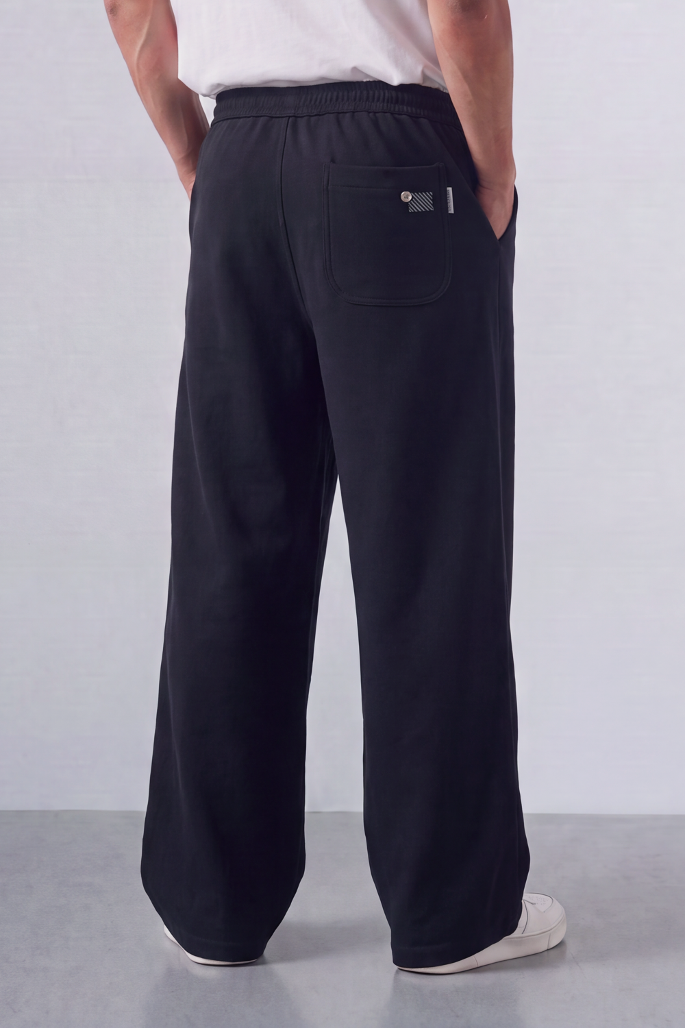 Men’s Tomato Store Wide Sweatpants Matte Brushed Texture Elastic Waist Contrast Drawcord Badge Patch
