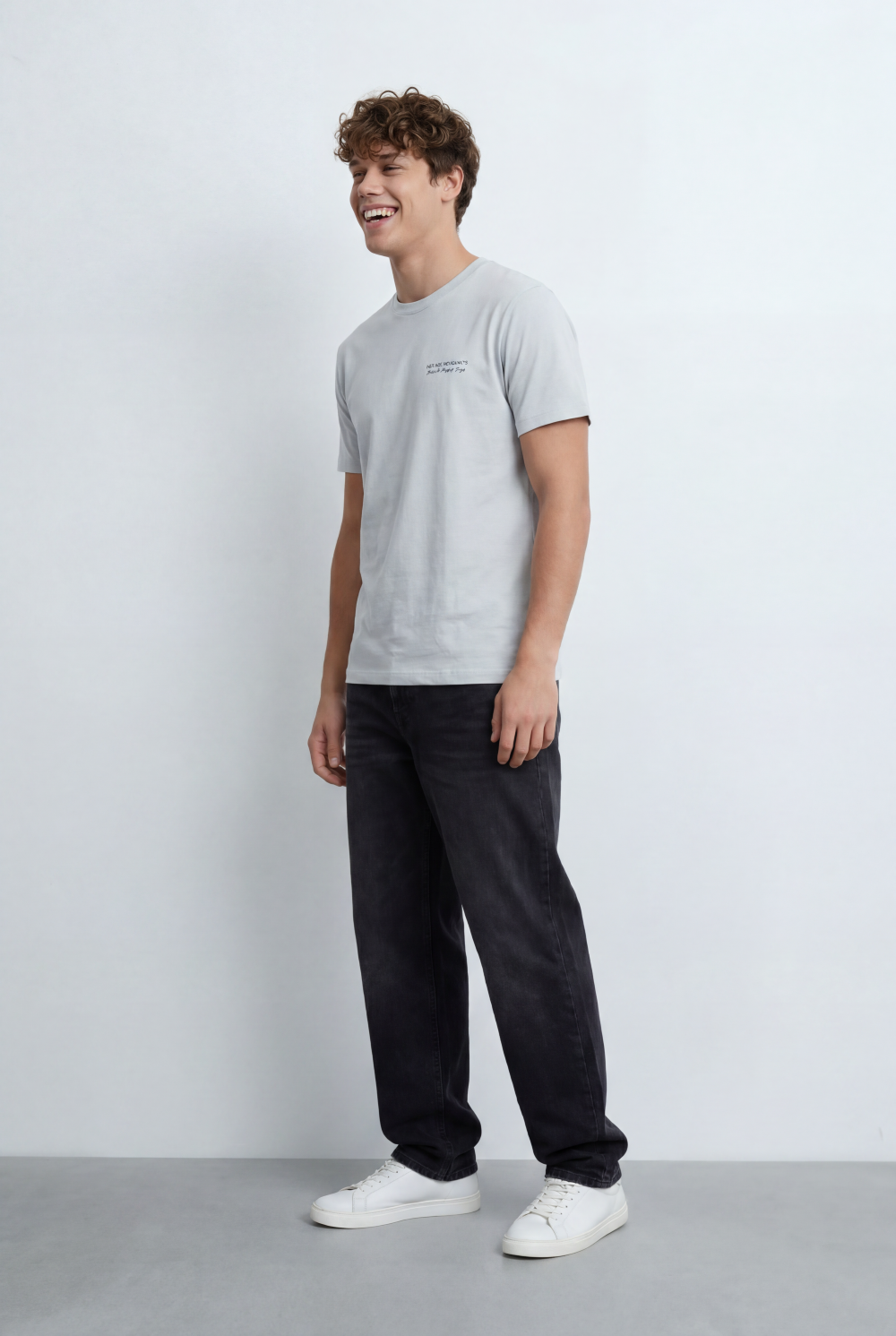 Men’s Tomato Store Stands Large Back Graphic Artwork Typography Details T-Shirt