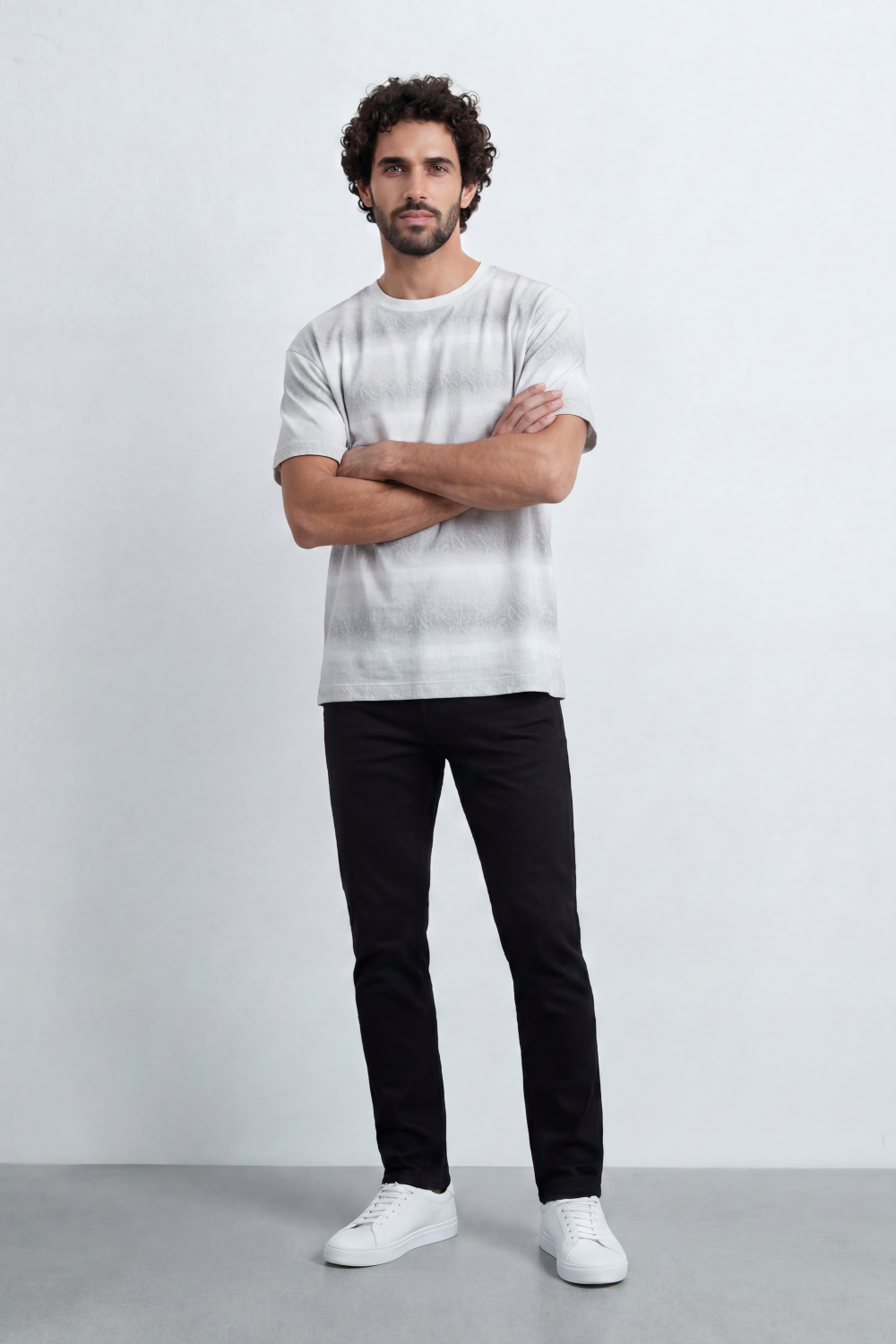 Men’s Tomato Store Mist Layer T-Shirt Horizontal Cloud Wash Bands Blended With Tonal Embossed Leaf Texture Relaxed
