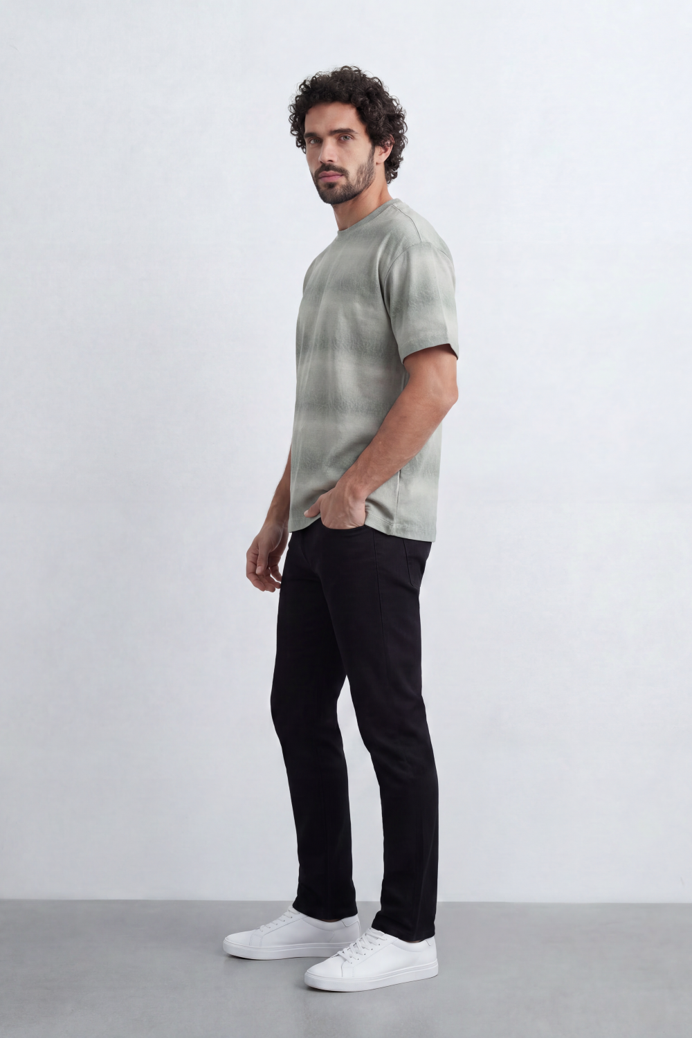 Men’s Tomato Store Mist Layer T-Shirt Horizontal Cloud Wash Bands Blended With Tonal Embossed Leaf Texture Relaxed