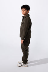 طقم عملي مكون من قطعتين للأولاد بقصة Slim Fit وجيوب