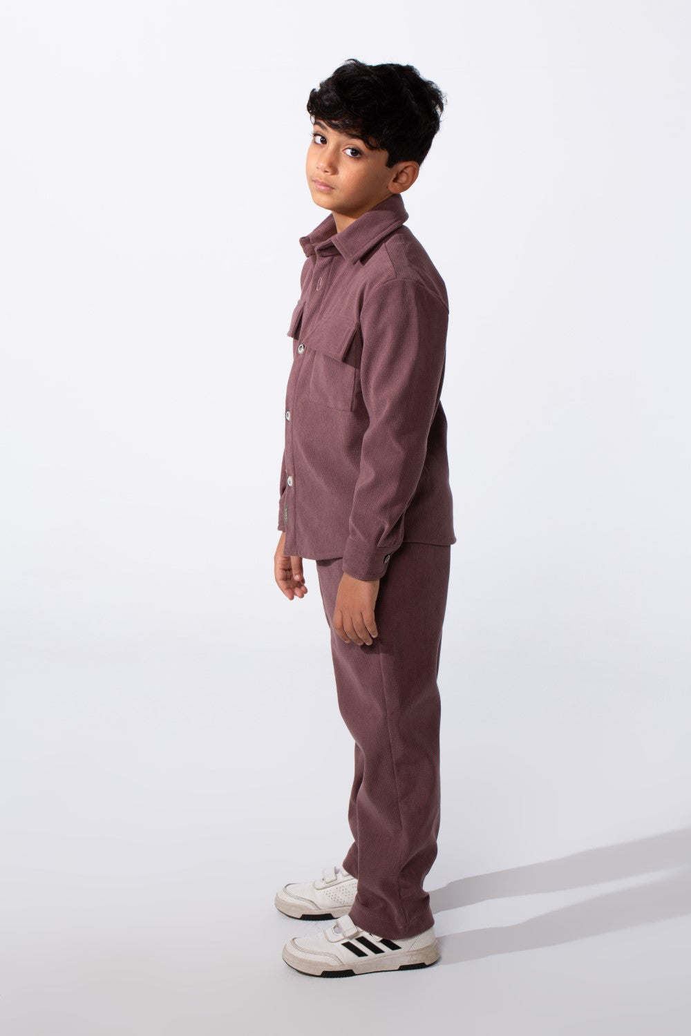 طقم عملي مكون من قطعتين للأولاد بقصة Slim Fit وجيوب