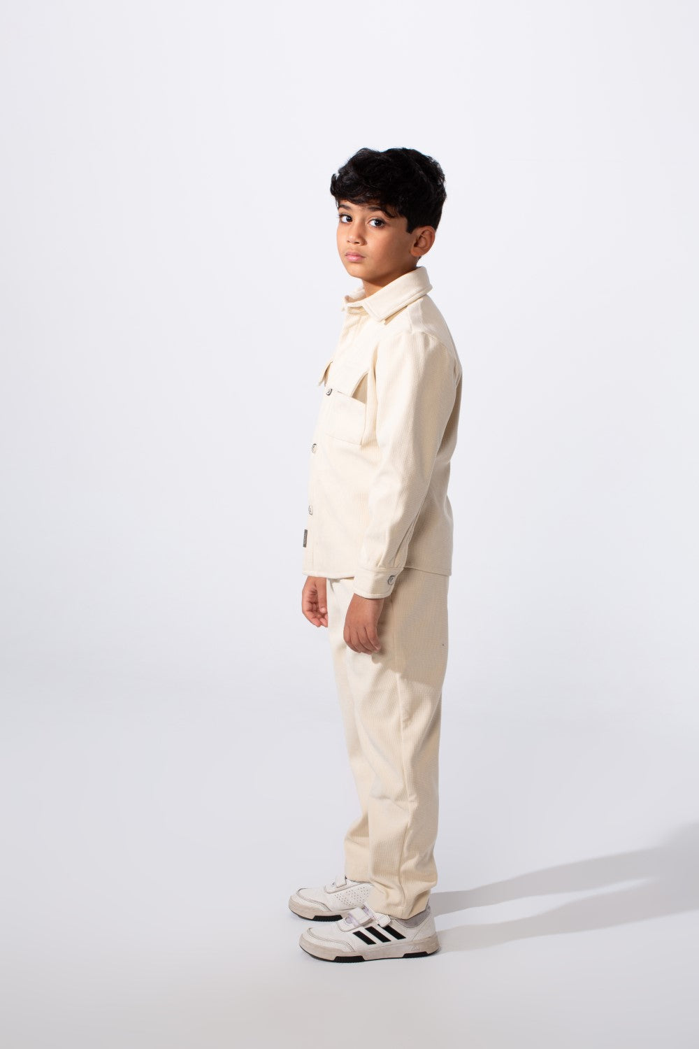 طقم عملي مكون من قطعتين للأولاد بقصة Slim Fit وجيوب