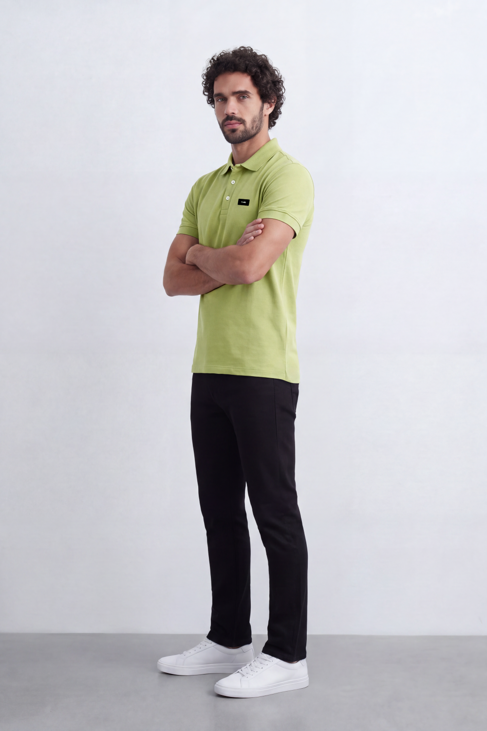 Men's Tomato Store Polo T-Shirt Minimal Chest Badge Three-Button Placket Clean Collar Detail Tailored Slim Fit