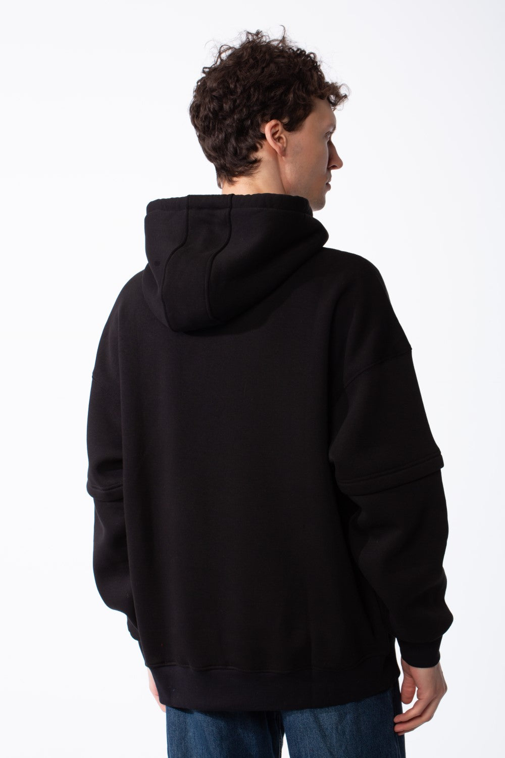 سويت شيرت ميلتون رجالي بقصة Slim Fit، أكمام طويلة فريدة، طبعة على كتف واحد، مريح وكاجوال، مع هود