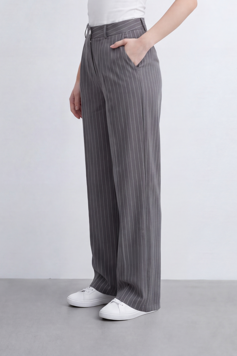 Women's Tomato Store Pinstripe Tailored Trousers High-Rise Waist Front Pleat Detail Oversize