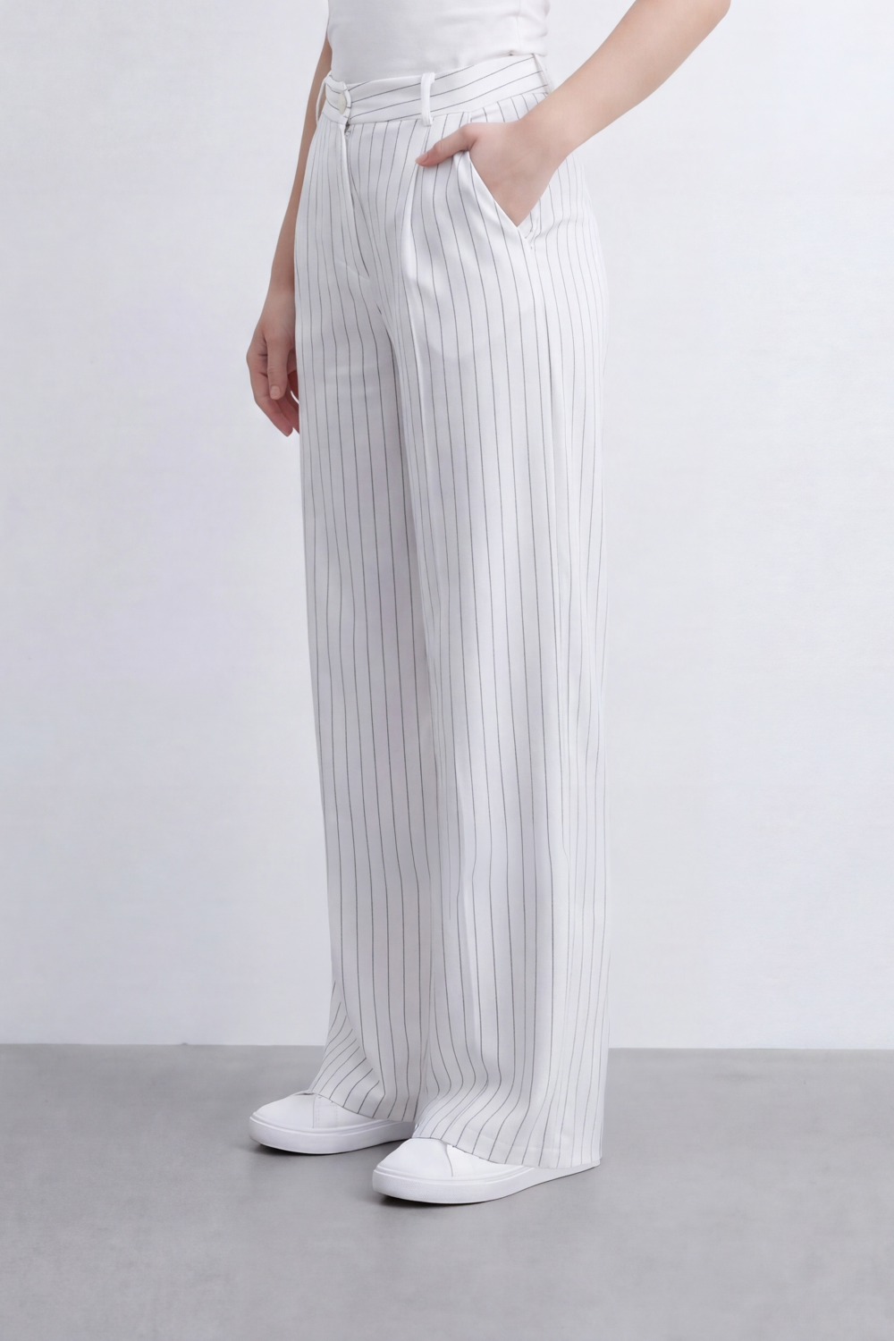 Women's Tomato Store Pinstripe Tailored Trousers High-Rise Waist Front Pleat Detail Oversize