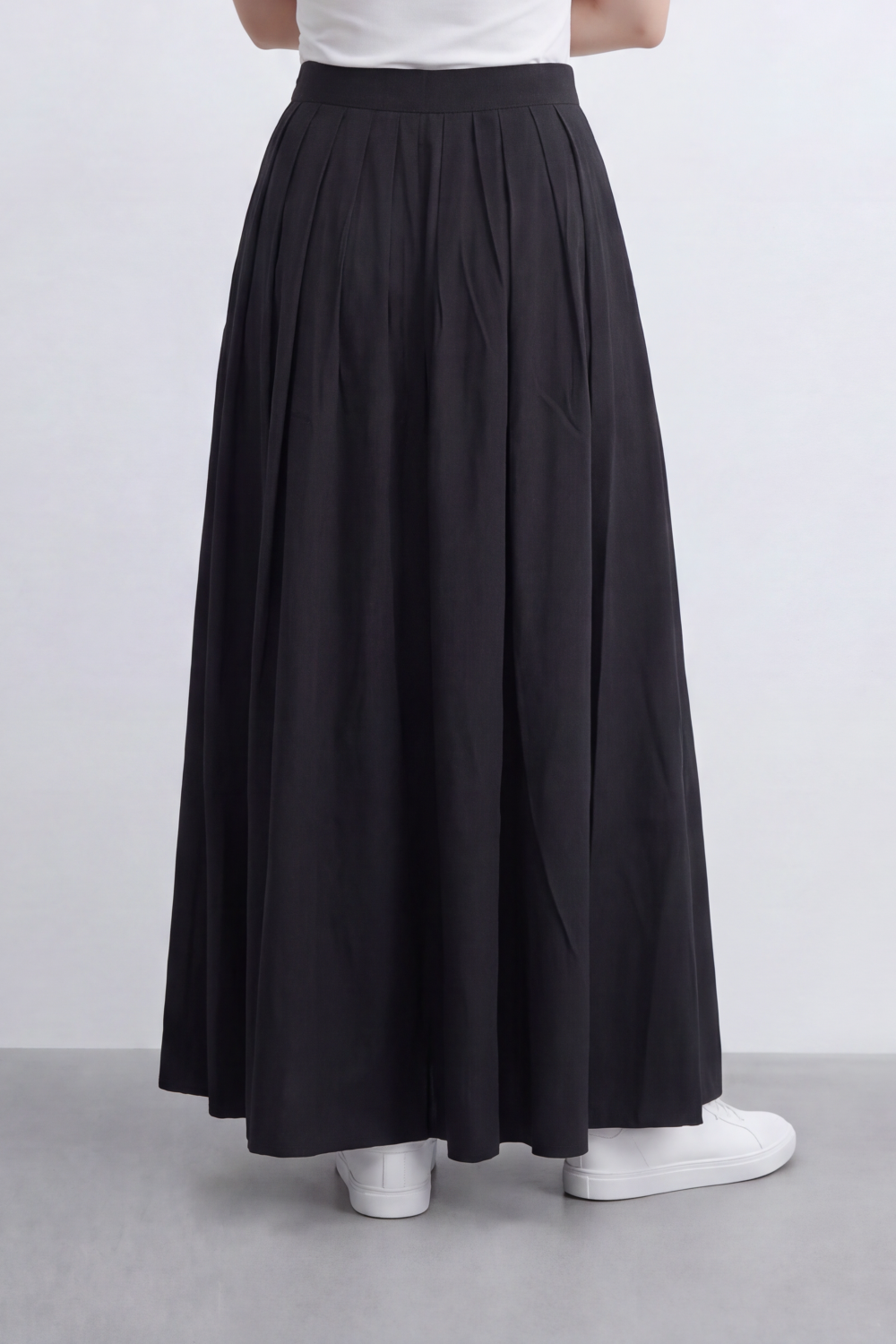 Women's Tomato Store Lightweight Woven Maxi Skirt High-Rise Waist Soft Pleated Detail Flowing A-Line