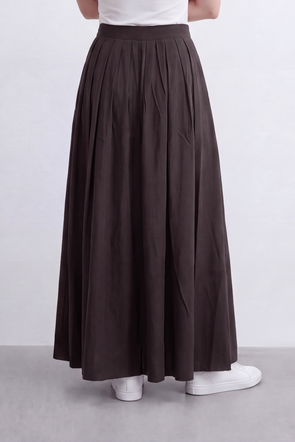 Women's Tomato Store Lightweight Woven Maxi Skirt High-Rise Waist Soft Pleated Detail Flowing A-Line