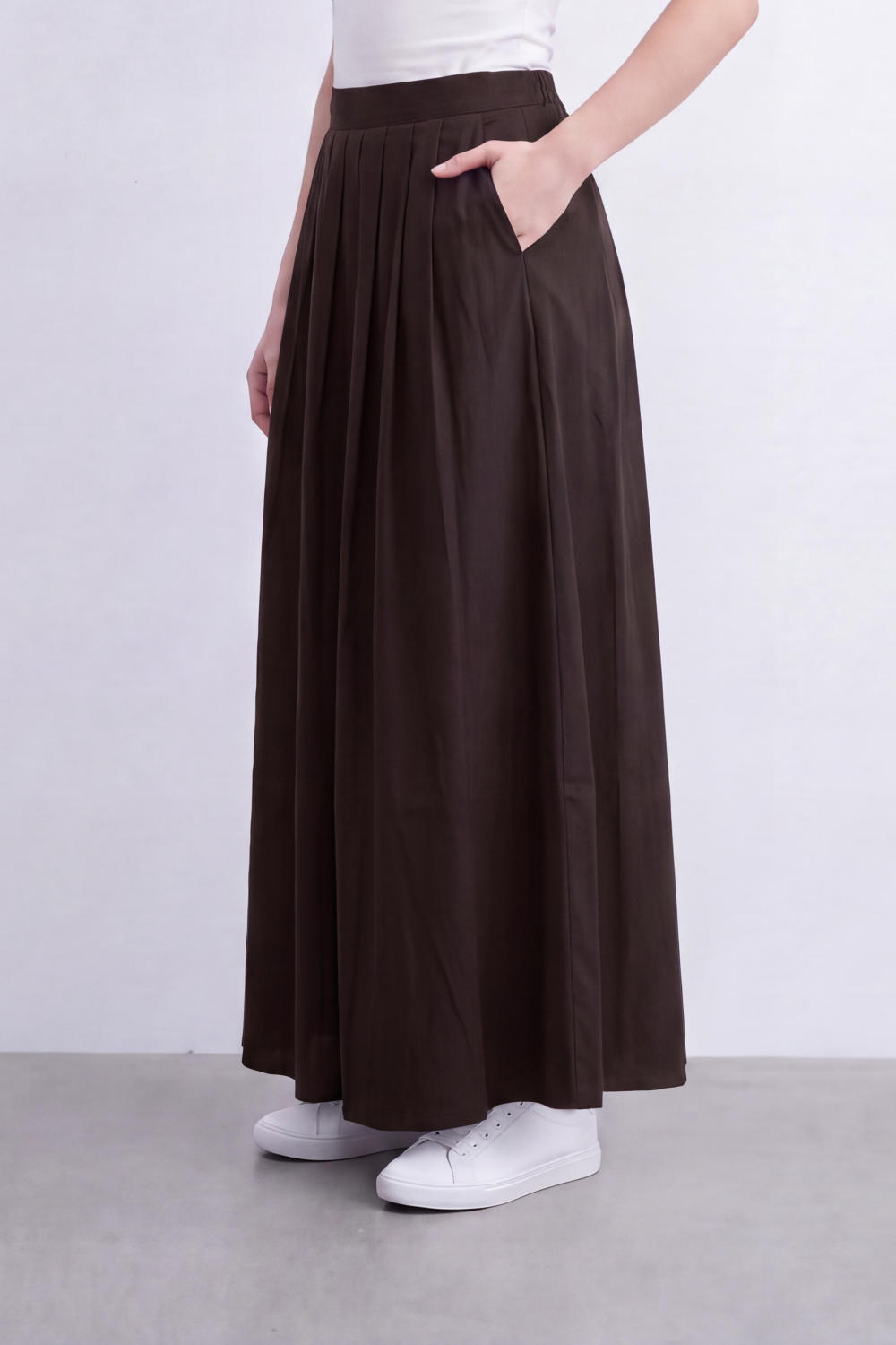 Women's Tomato Store Lightweight Woven Maxi Skirt High-Rise Waist Soft Pleated Detail Flowing A-Line