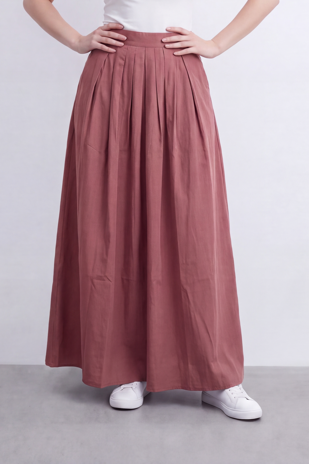 Women's Tomato Store Lightweight Woven Maxi Skirt High-Rise Waist Soft Pleated Detail Flowing A-Line