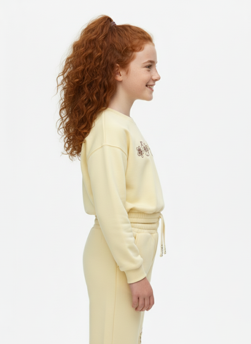 طقم بنات مكون من قطعتين قصير مع طبعة على الصدر وأكمام طويلة ملابس ميلتون