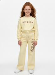 طقم بنات مكون من قطعتين قصير مع طبعة على الصدر وأكمام طويلة ملابس ميلتون