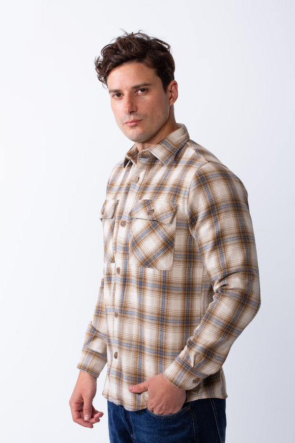 Men's Classic Neck Button Flip Chest Pockets Full Button Closure Plaid Pattern Smart Casual Regular Fit Shirt