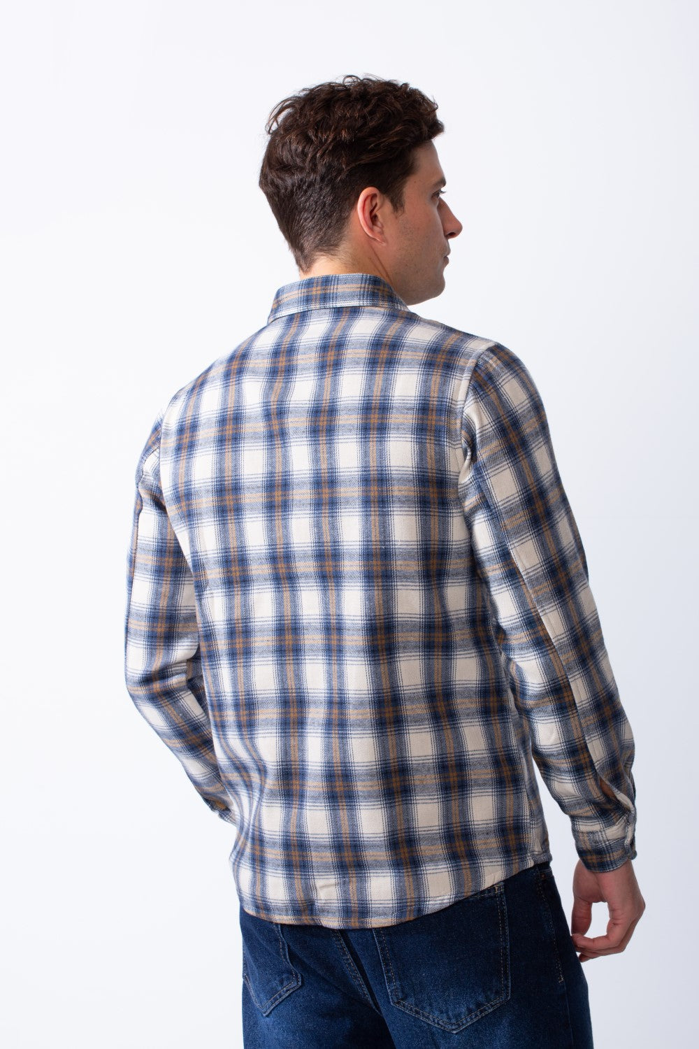 Men's Classic Neck Button Flip Chest Pockets Full Button Closure Plaid Pattern Smart Casual Regular Fit Shirt