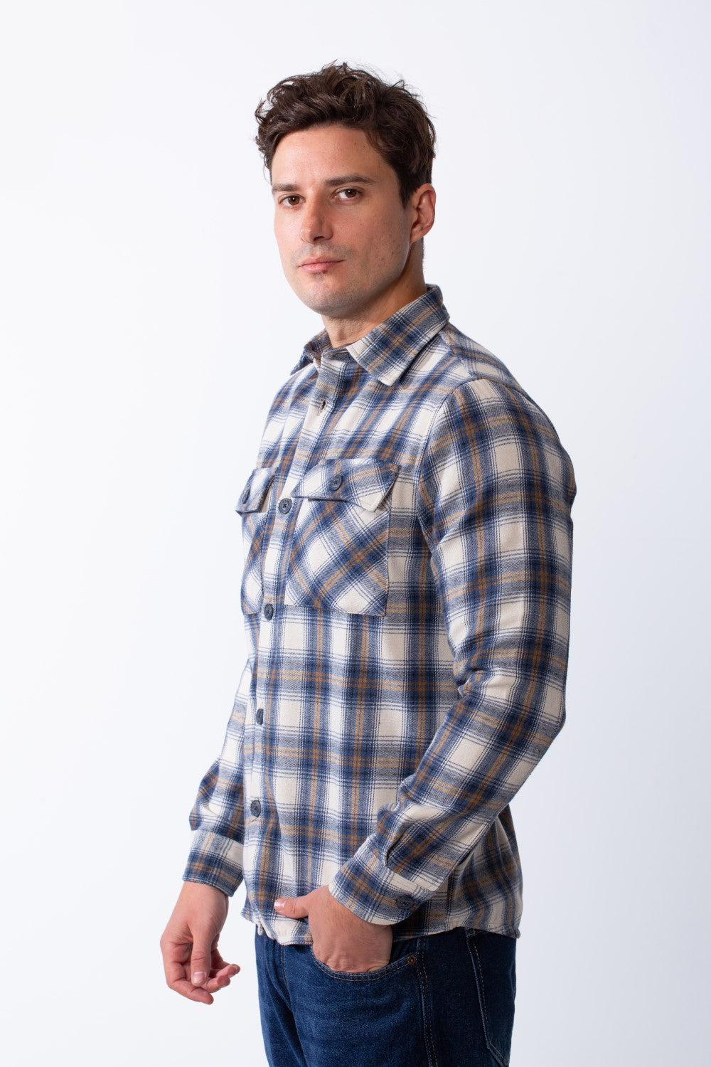 Men's Classic Neck Button Flip Chest Pockets Full Button Closure Plaid Pattern Smart Casual Regular Fit Shirt