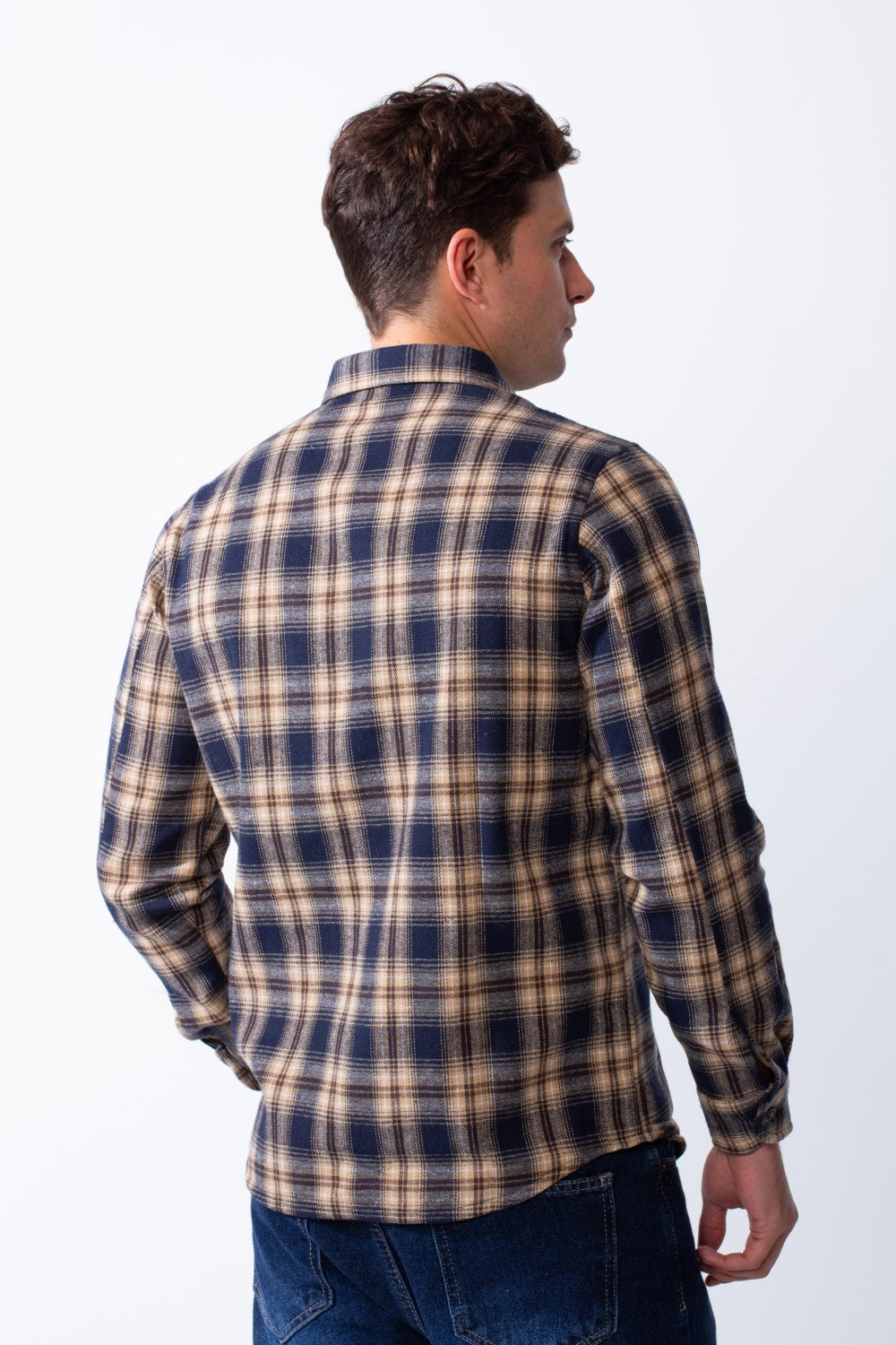 Men's Classic Neck Button Flip Chest Pockets Full Button Closure Plaid Pattern Smart Casual Regular Fit Shirt