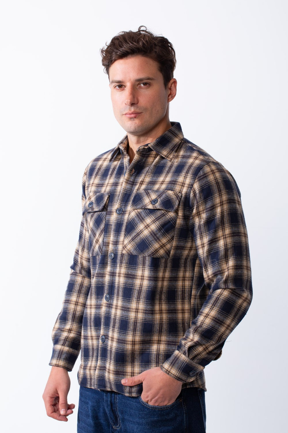 Men's Classic Neck Button Flip Chest Pockets Full Button Closure Plaid Pattern Smart Casual Regular Fit Shirt
