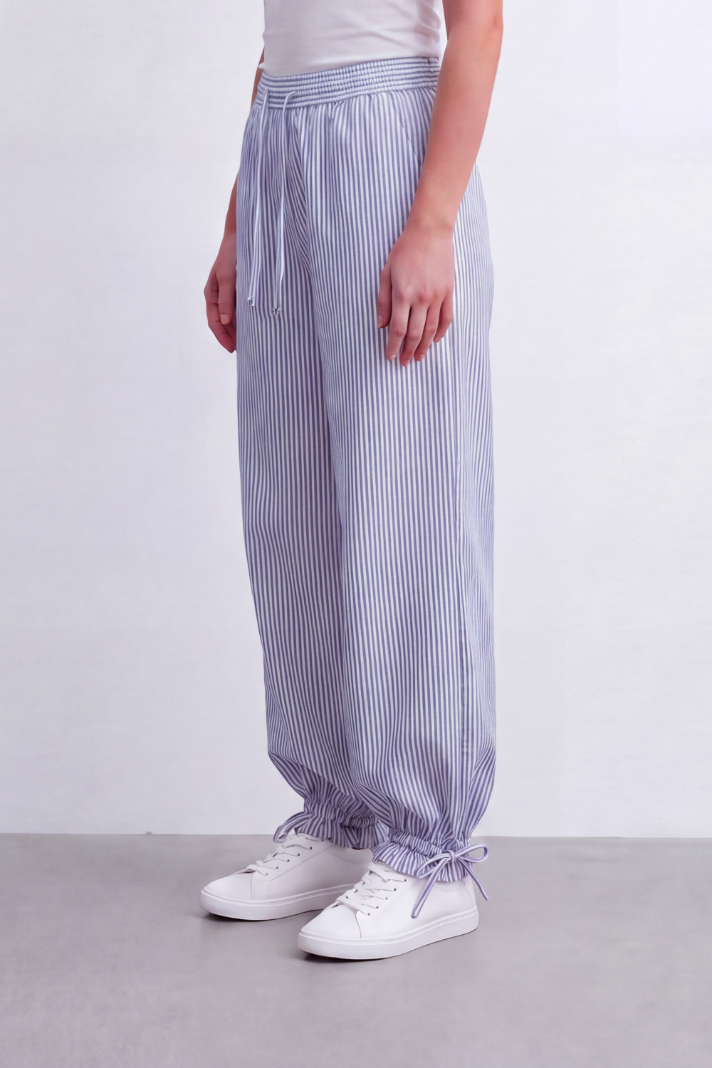 Women's Tomato Store Striped Woven Jogger Pants Elastic Drawstring Waist Gathered Ankle Detail
