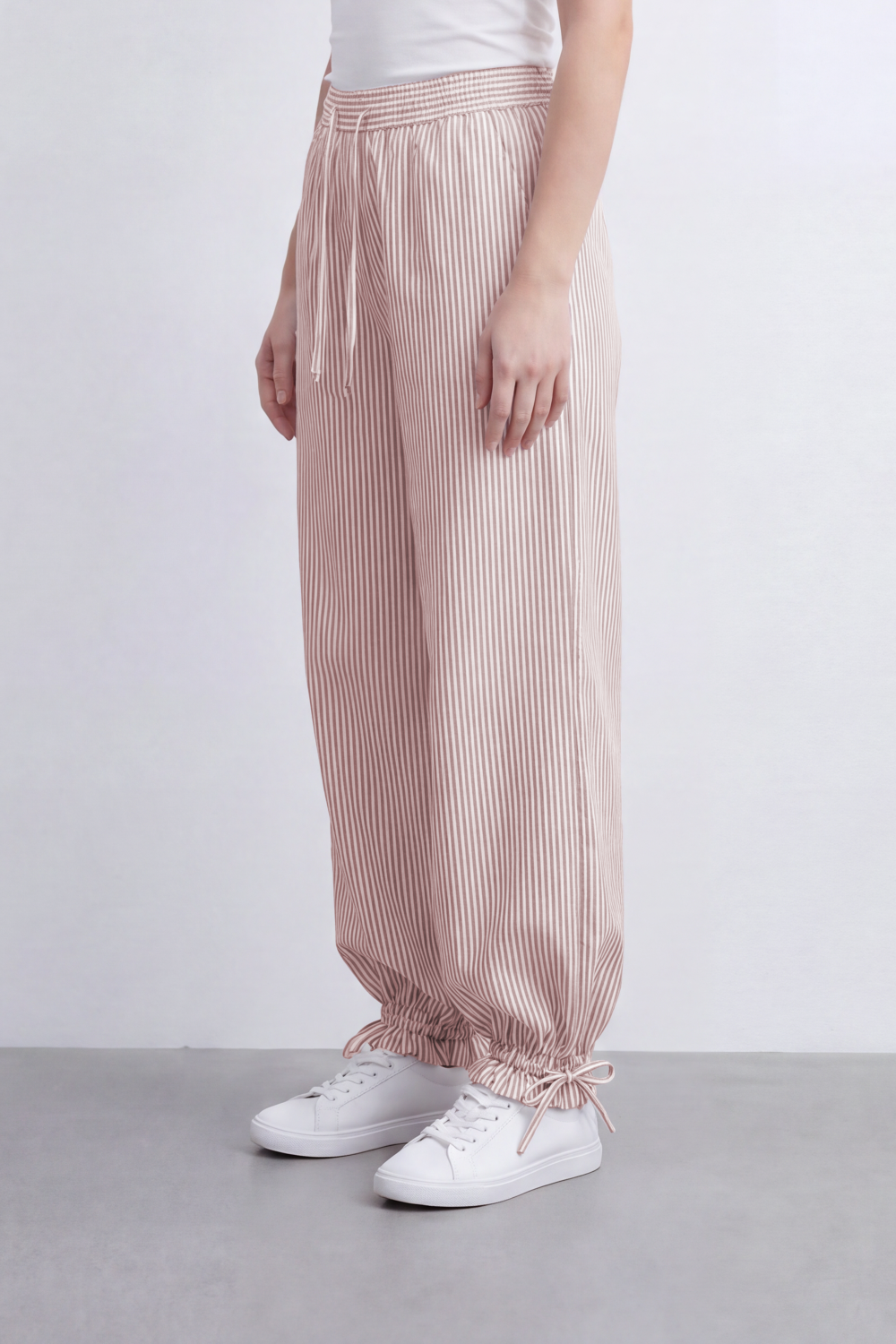 Women's Tomato Store Striped Woven Jogger Pants Elastic Drawstring Waist Gathered Ankle Detail