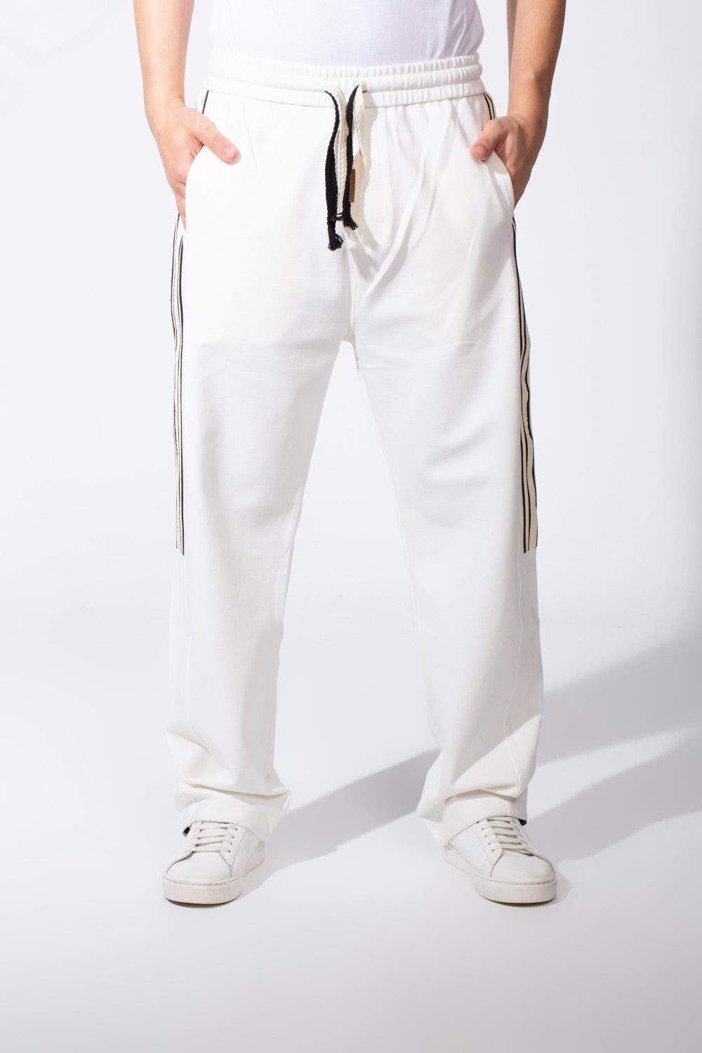 Men's Elasticated Waistband Drawstrings Multi-Stripe Side Single Back Pocket Double Needle Wide Leg Sweatpants