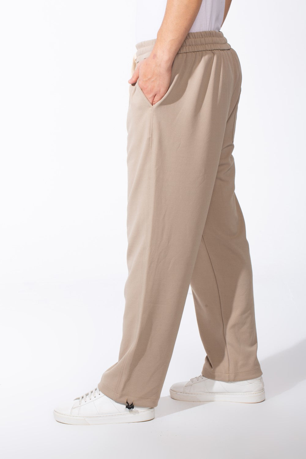 Men's Elastic Waistband Deep Side Pockets Breathable Cotton-Blend Fabric Wide-Leg Sweatpants