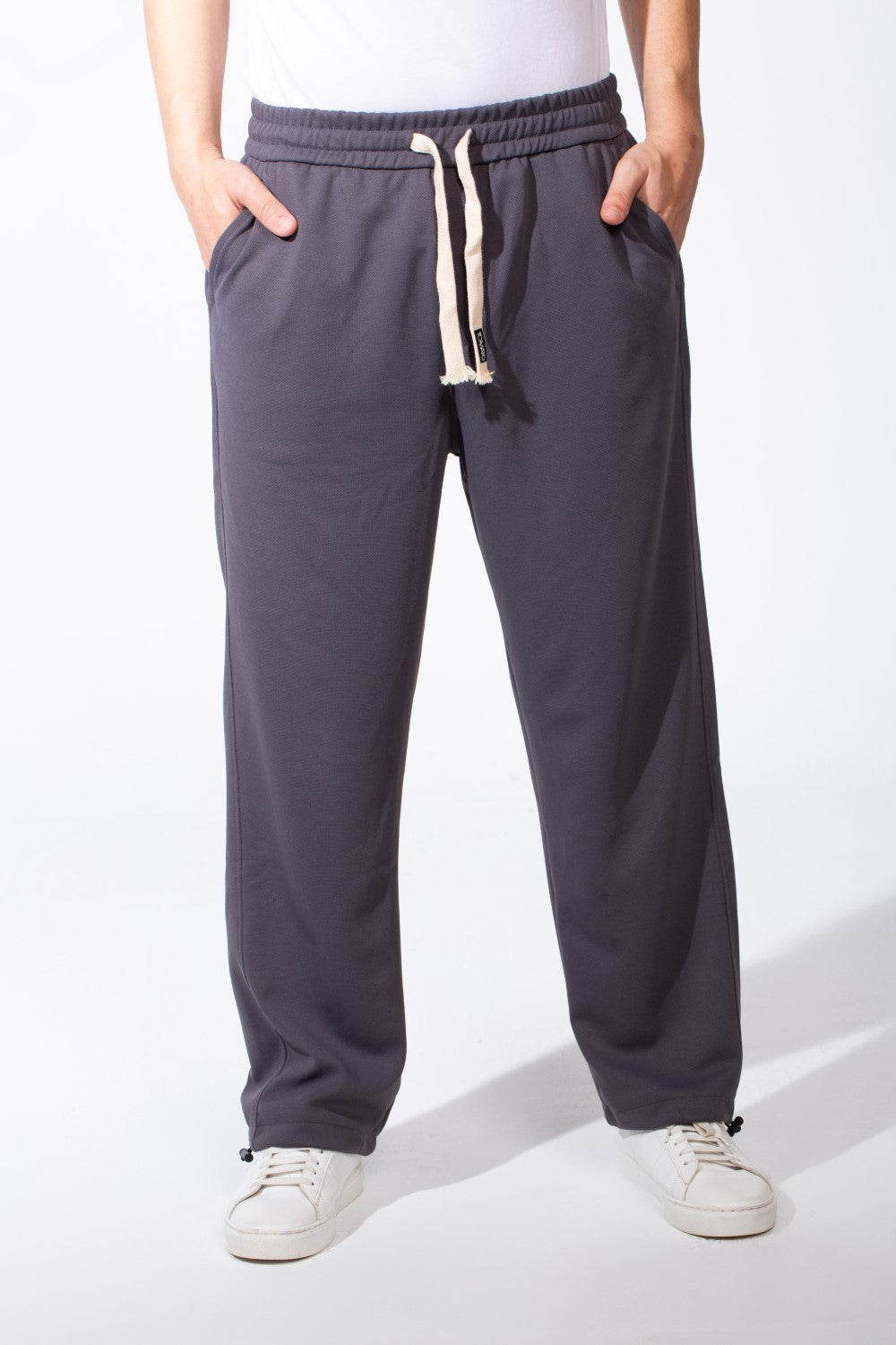 Men's Elastic Waistband Deep Side Pockets Breathable Cotton-Blend Fabric Wide-Leg Sweatpants