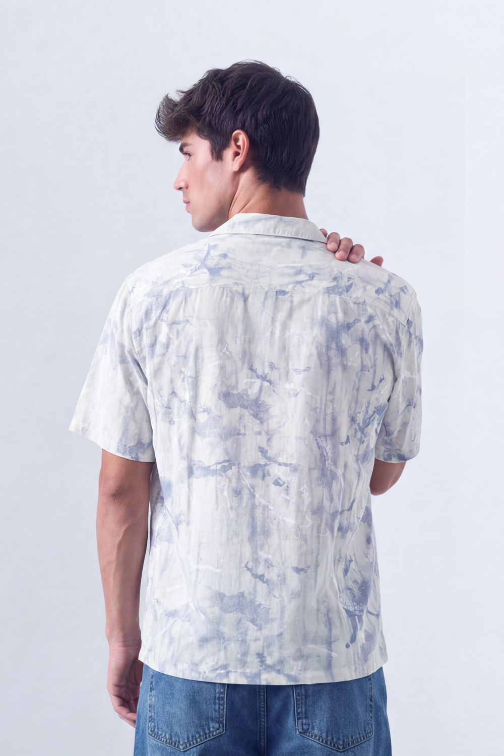 Men’s Tomato Store Water Vein Resort Shirt Abstract Cloud Wash Print Breaks Across A Crinkled Grain Surface