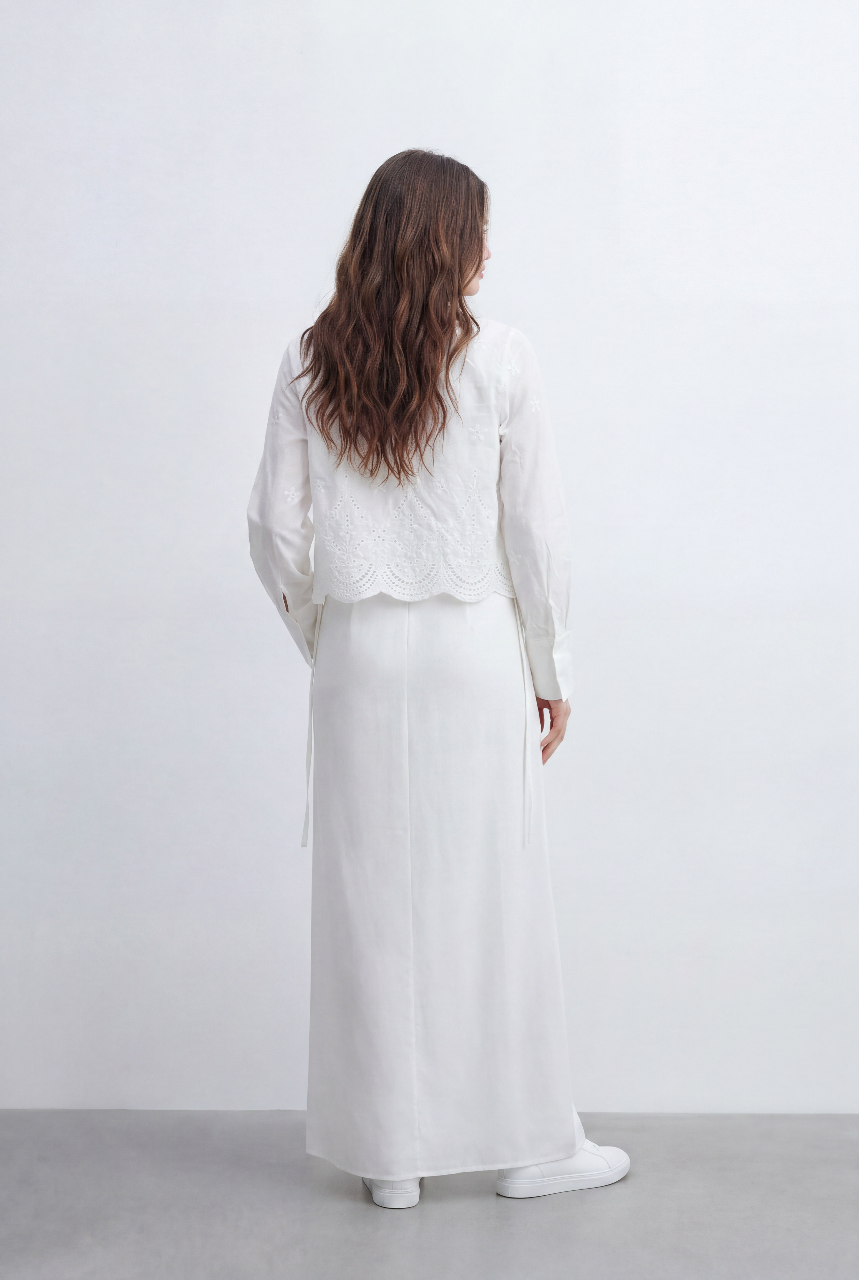 Women’s Tomato Store cardigan Outfit Eyelet Curve Overlay Cutwork Floral Texture Frames Scalloped Panel Edges