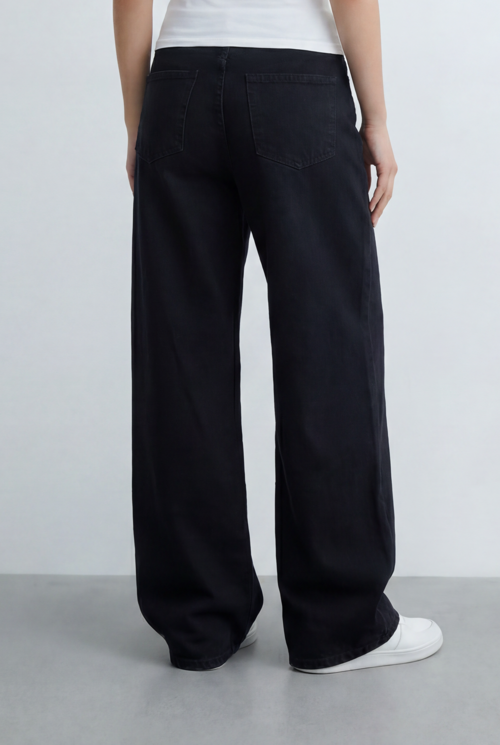 Women’s Tomato Store Straight Leg Denim Clean Washed Look Jeans Pants