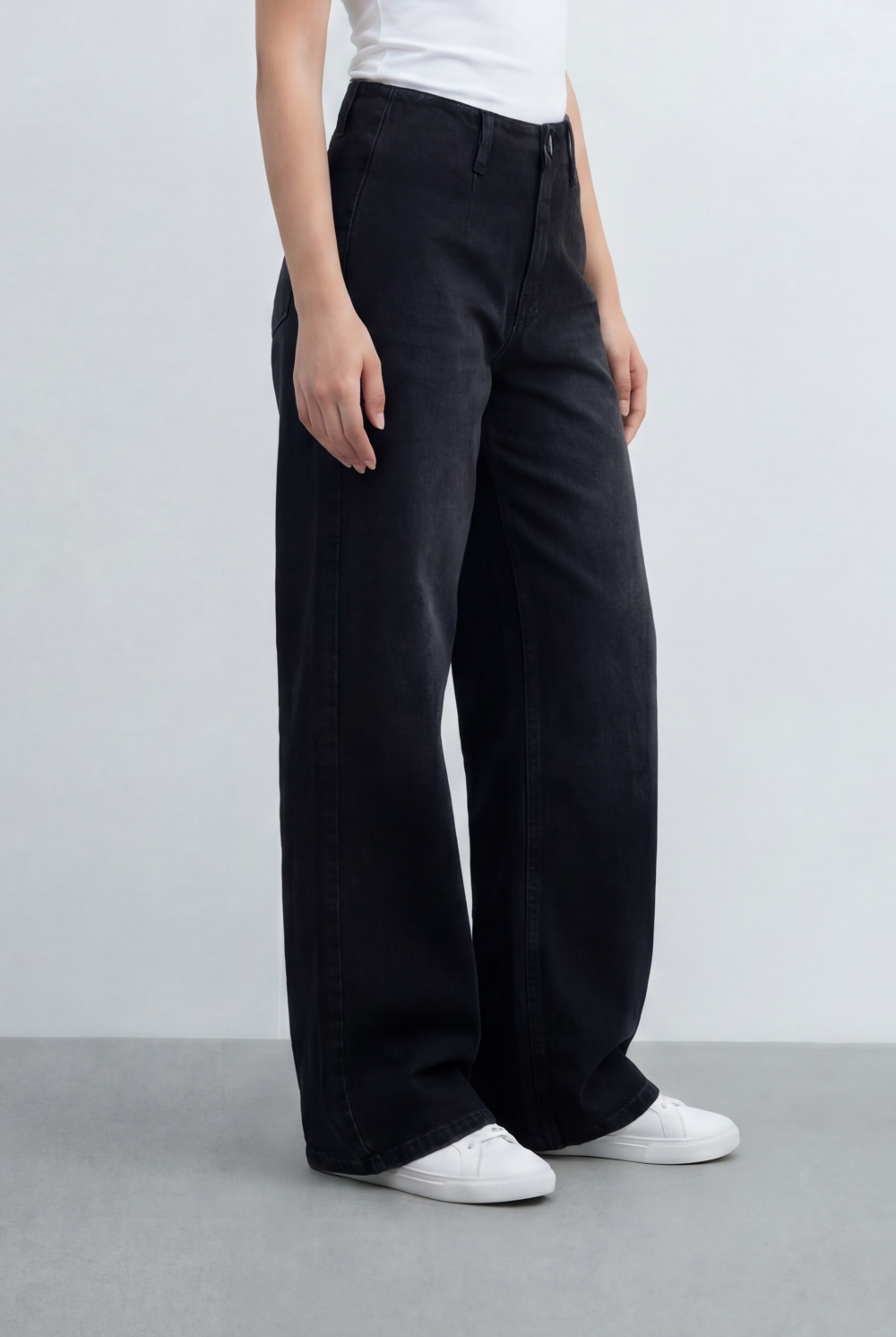 Women’s Tomato Store Straight Leg Denim Clean Washed Look Jeans Pants