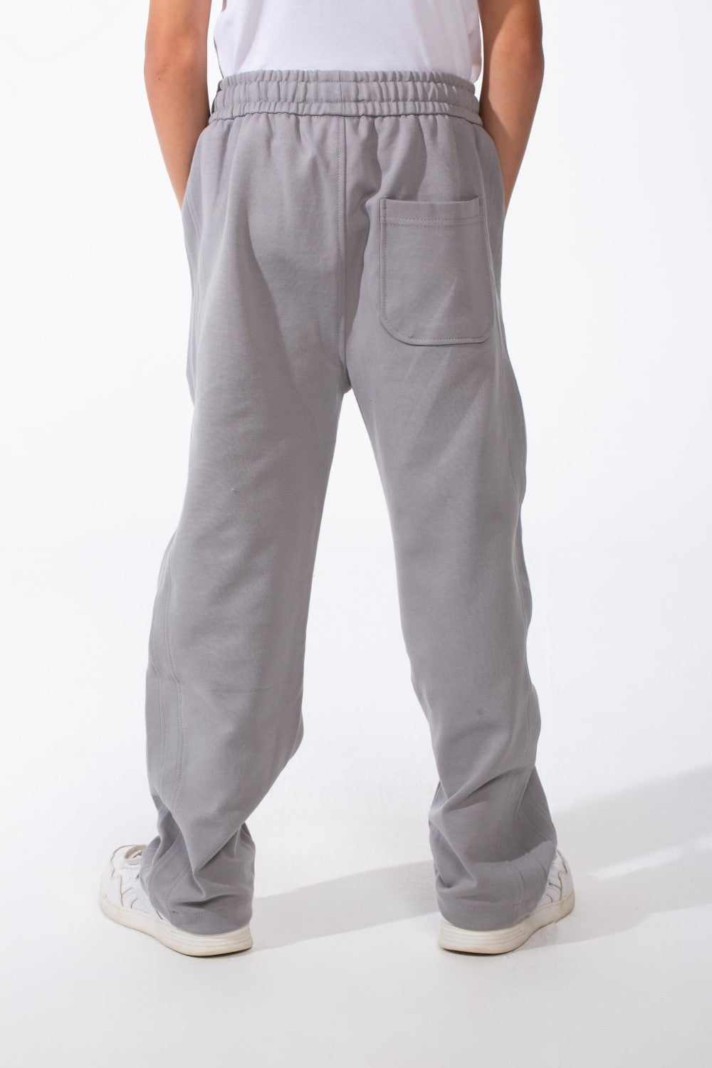 Boy's Relaxed Wide-Leg Design Elastic Waist Side Pockets Maximum Comfort Casual Look Perfect For Everyday Sweatpants