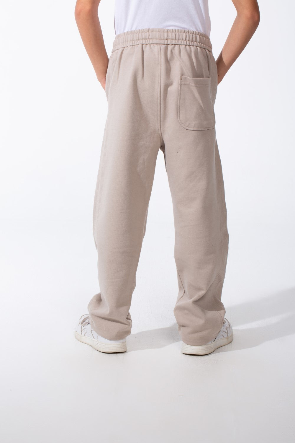 Boy's Relaxed Wide-Leg Design Elastic Waist Side Pockets Maximum Comfort Casual Look Perfect For Everyday Sweatpants