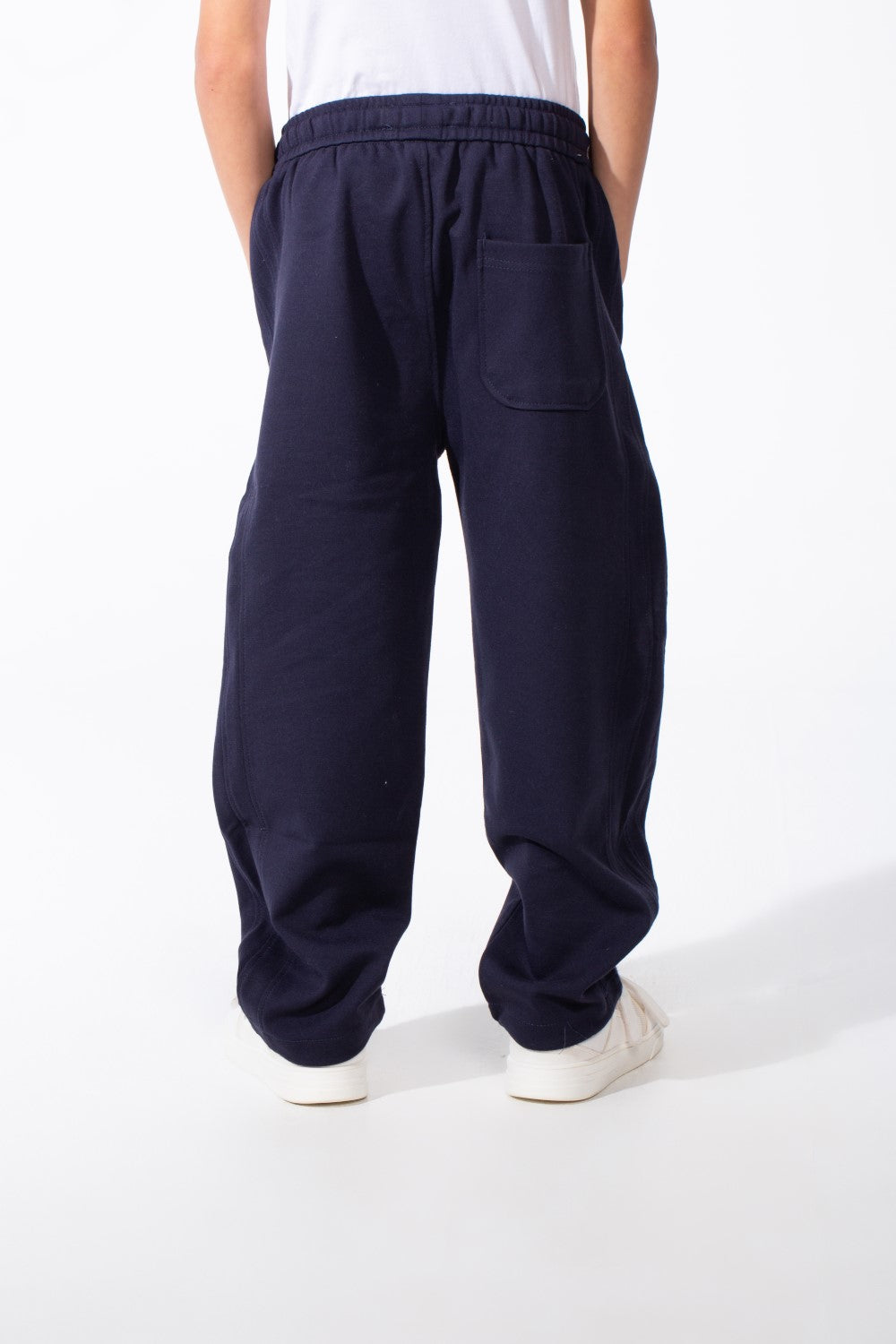 Boy's Relaxed Wide-Leg Design Elastic Waist Side Pockets Maximum Comfort Casual Look Perfect For Everyday Sweatpants