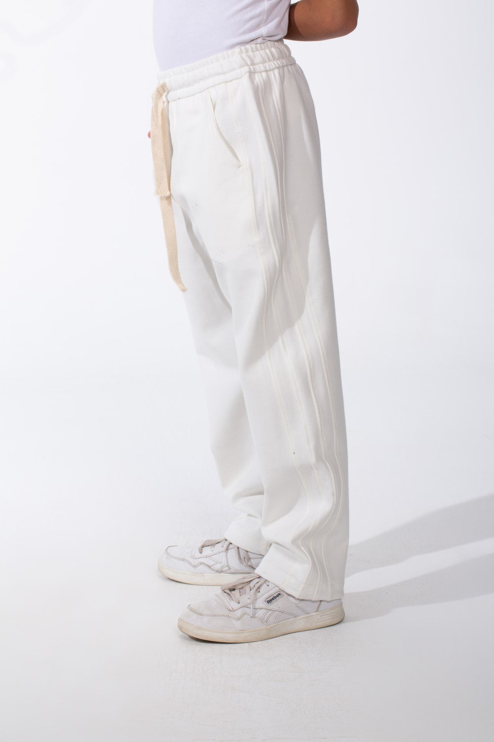 Boy's Relaxed Wide-Leg Design Elastic Waist Side Pockets Maximum Comfort Casual Look Perfect For Everyday Sweatpants