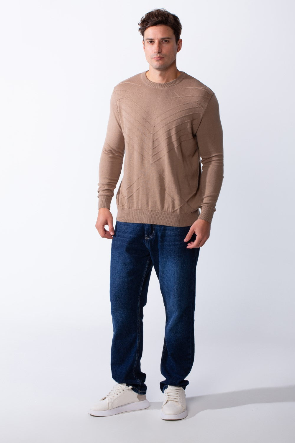 بلوفر رجالي بقصة Slim Fit بياقة دائرية كلاسيكية وأكمام طويلة بنمط خطوط مائلة بارز خفيف عبر الأمام من قماش محكم للارتداء اليومي الكاجوال