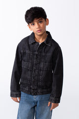 جاكيت جينز دينيم كاجوال بقصّة مربعة وجيوب للأولاد