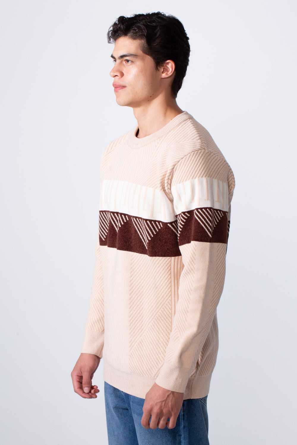 Men's Round Neckline Slim Fit Stripe Details On The Chest Knit Pullover