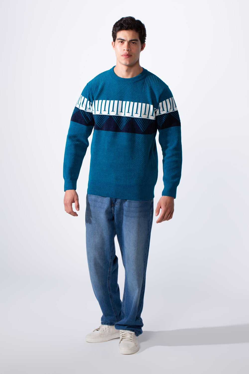 Men's Round Neckline Slim Fit Stripe Details On The Chest Knit Pullover