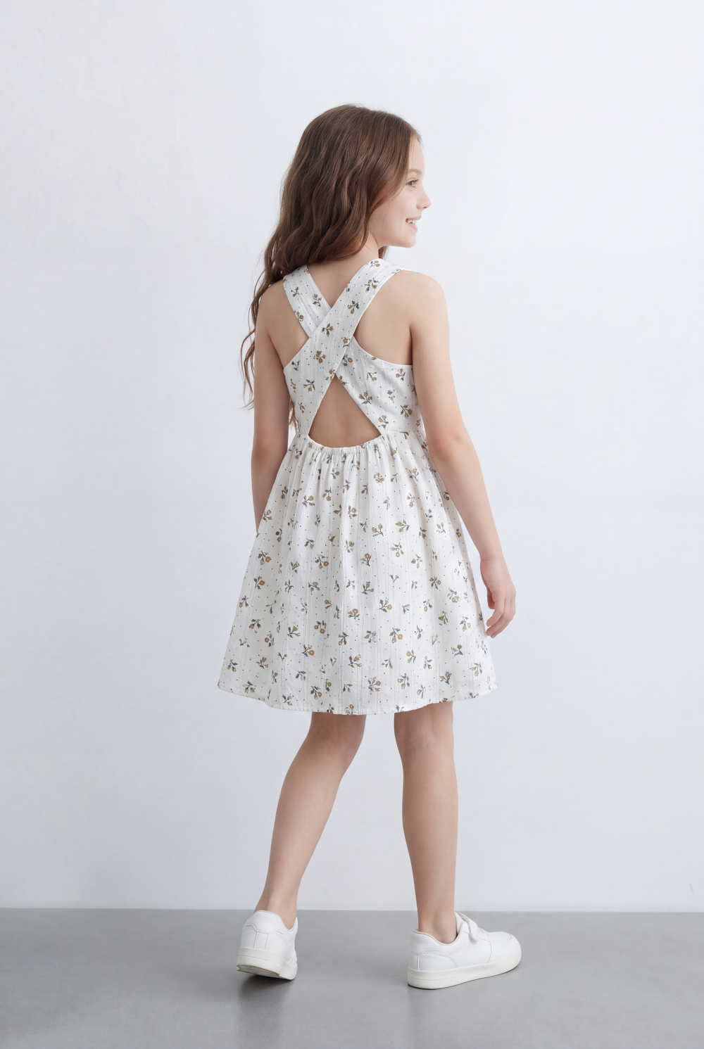Girl's Tomato Store Floral Print Linen Dress Sleeveless Design Gathered Waist Detail Soft All Over Ditsy Floral Pattern