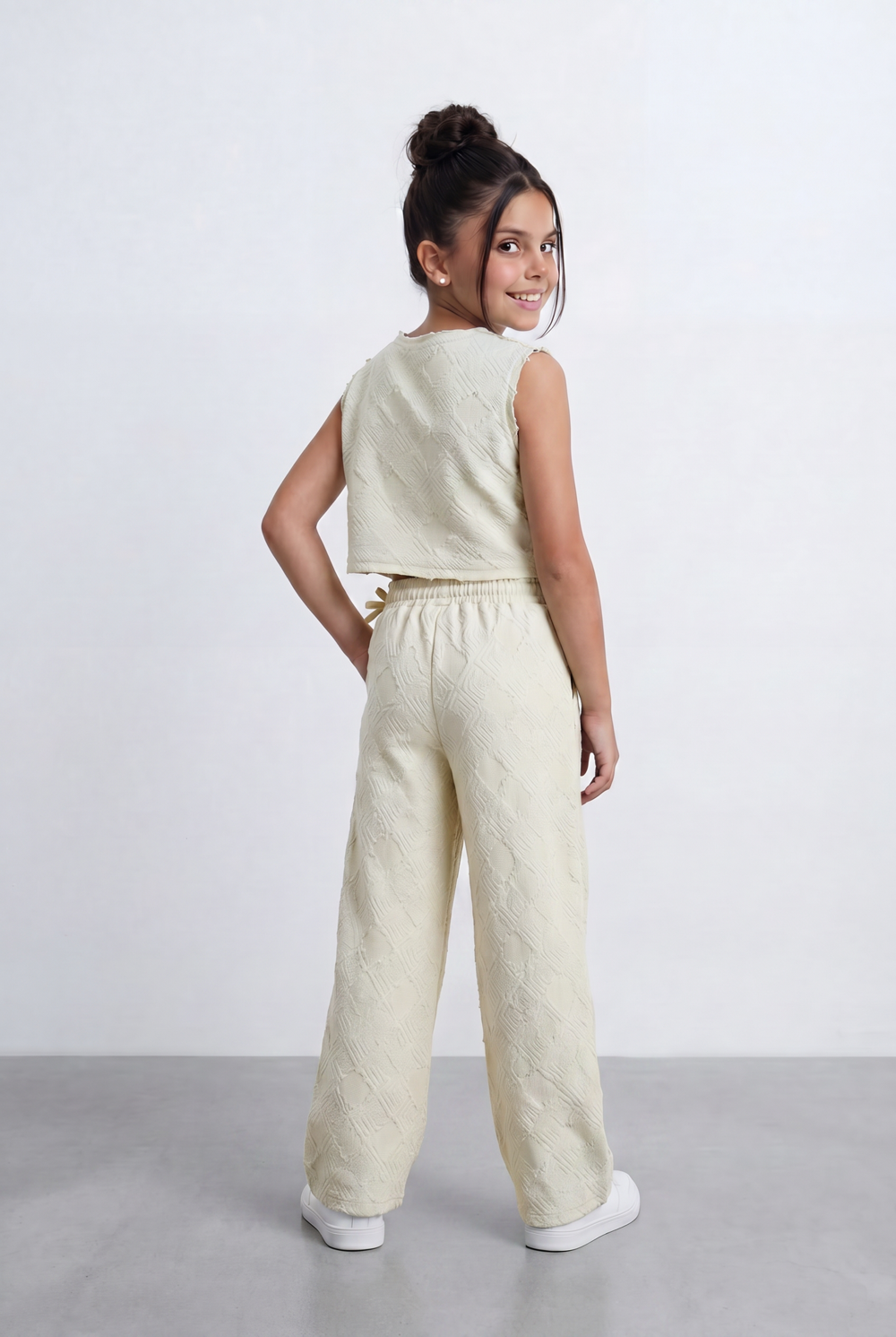 Girls Textured Co-Ord Set Sleeveless Crop Top With Front Bow Tie Details Embossed Fabric Elastic Waistband Outfit