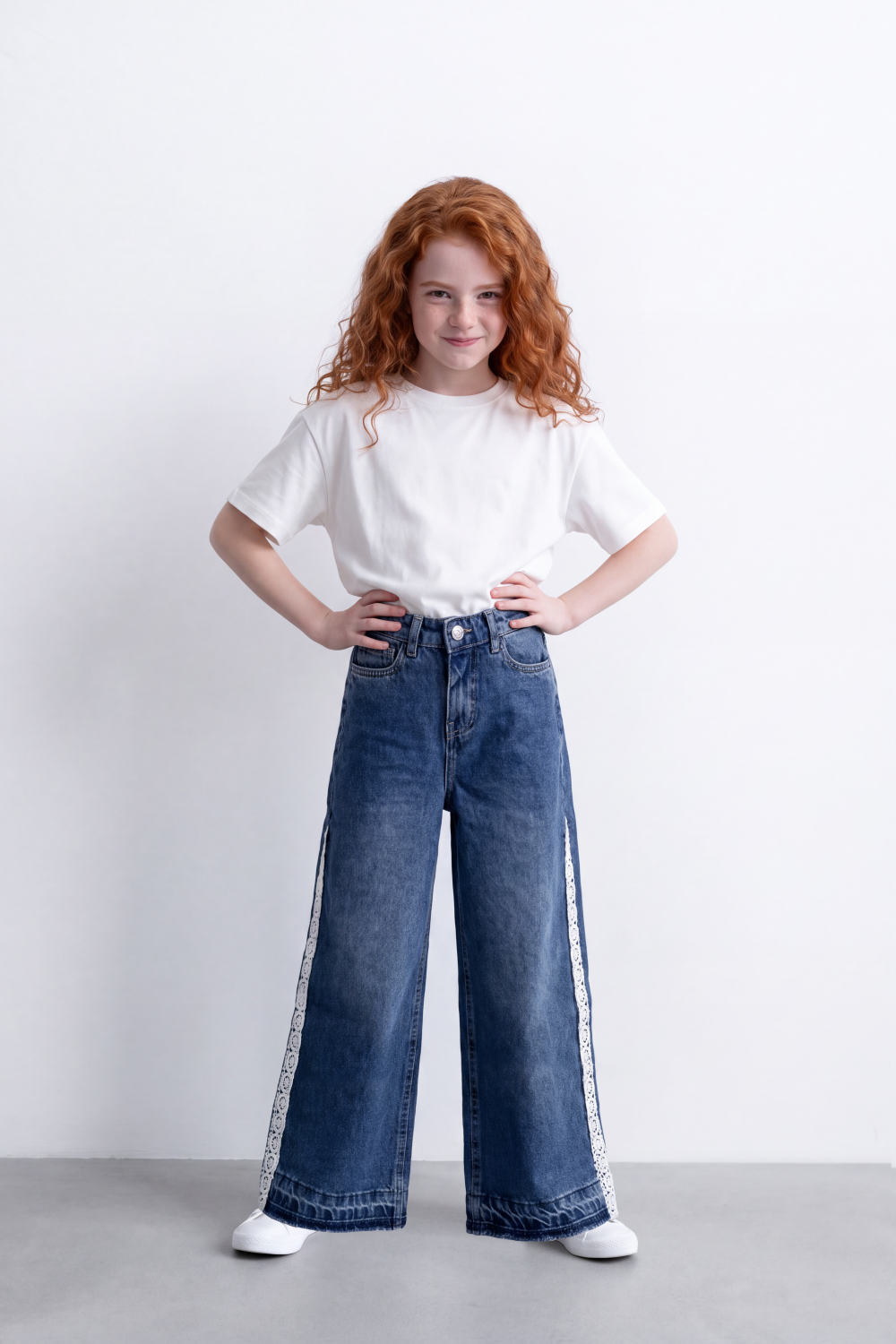 Girl's Tomato Store Light-Wash Pants Side Lace Panel Detail Wide Leg