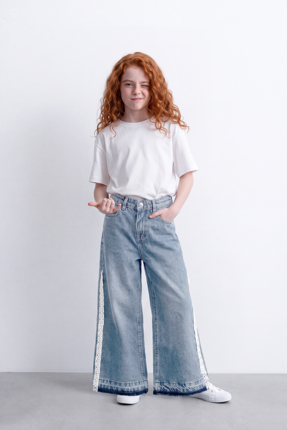 Girl's Tomato Store Light-Wash Pants Side Lace Panel Detail Wide Leg