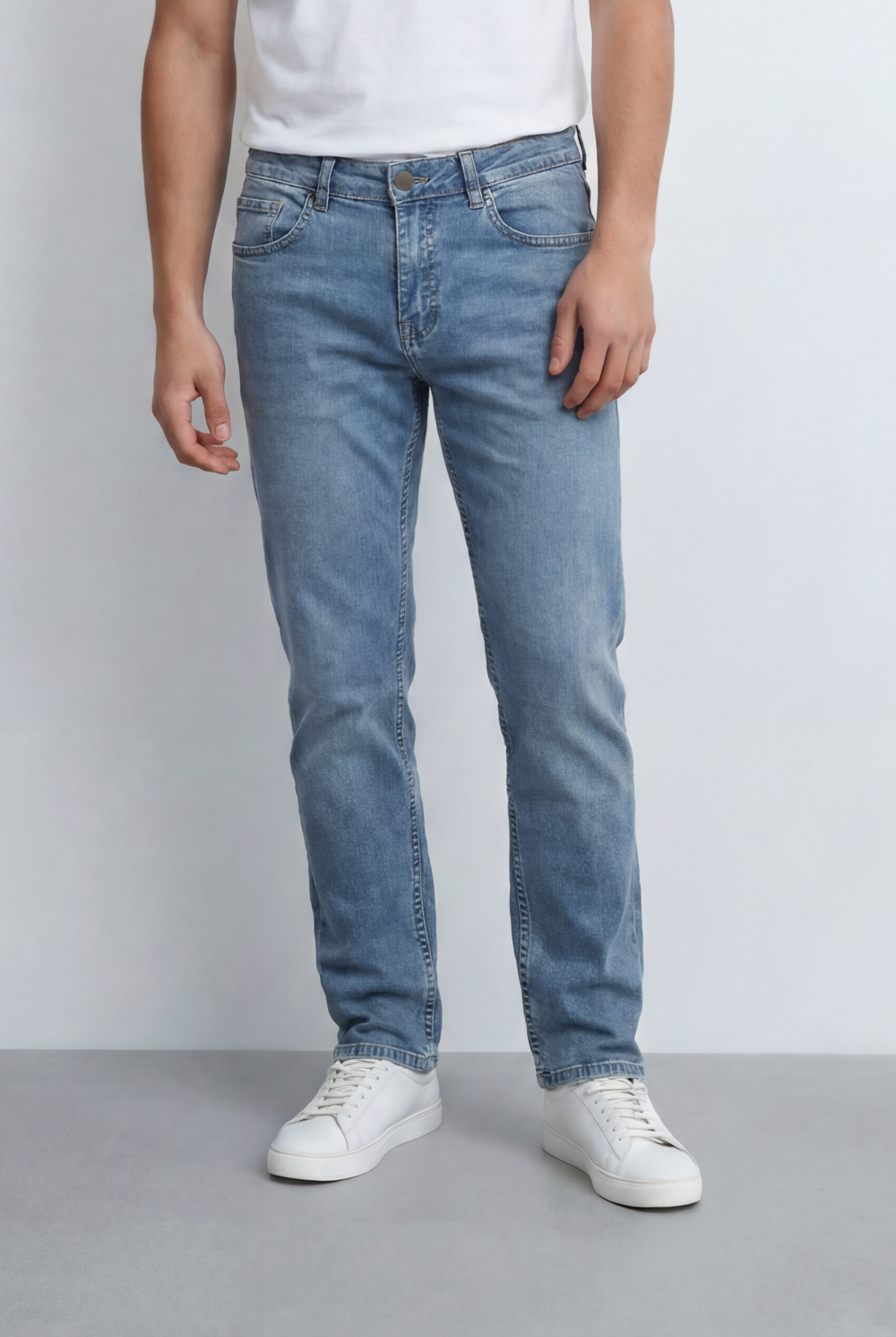 Men’s Tomato Store Light Vintage Wash Denim Essential With A Clean Five Pocket Design