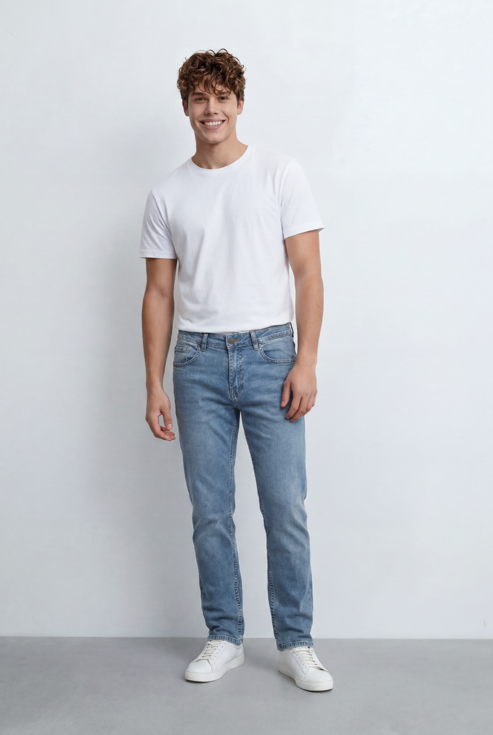 Men’s Tomato Store Light Vintage Wash Denim Essential With A Clean Five Pocket Design